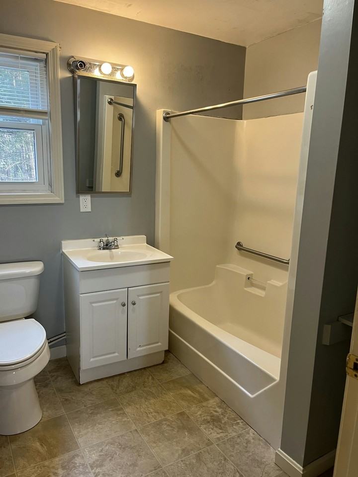 9 Davis Farm Road, Unit 17 - Photo 7 of 12