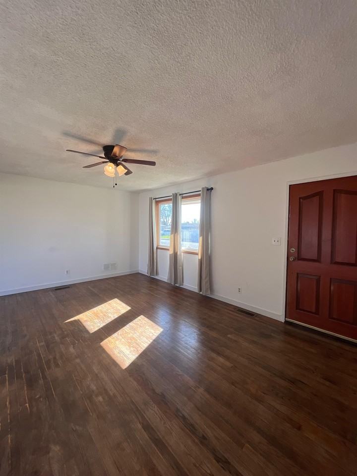 1104 Phelps Dr #1 - Photo 6 of 49