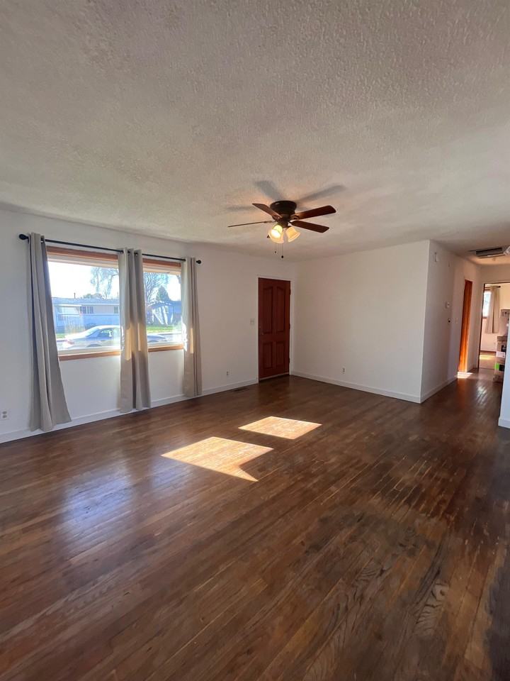 1104 Phelps Dr #1 - Photo 7 of 49