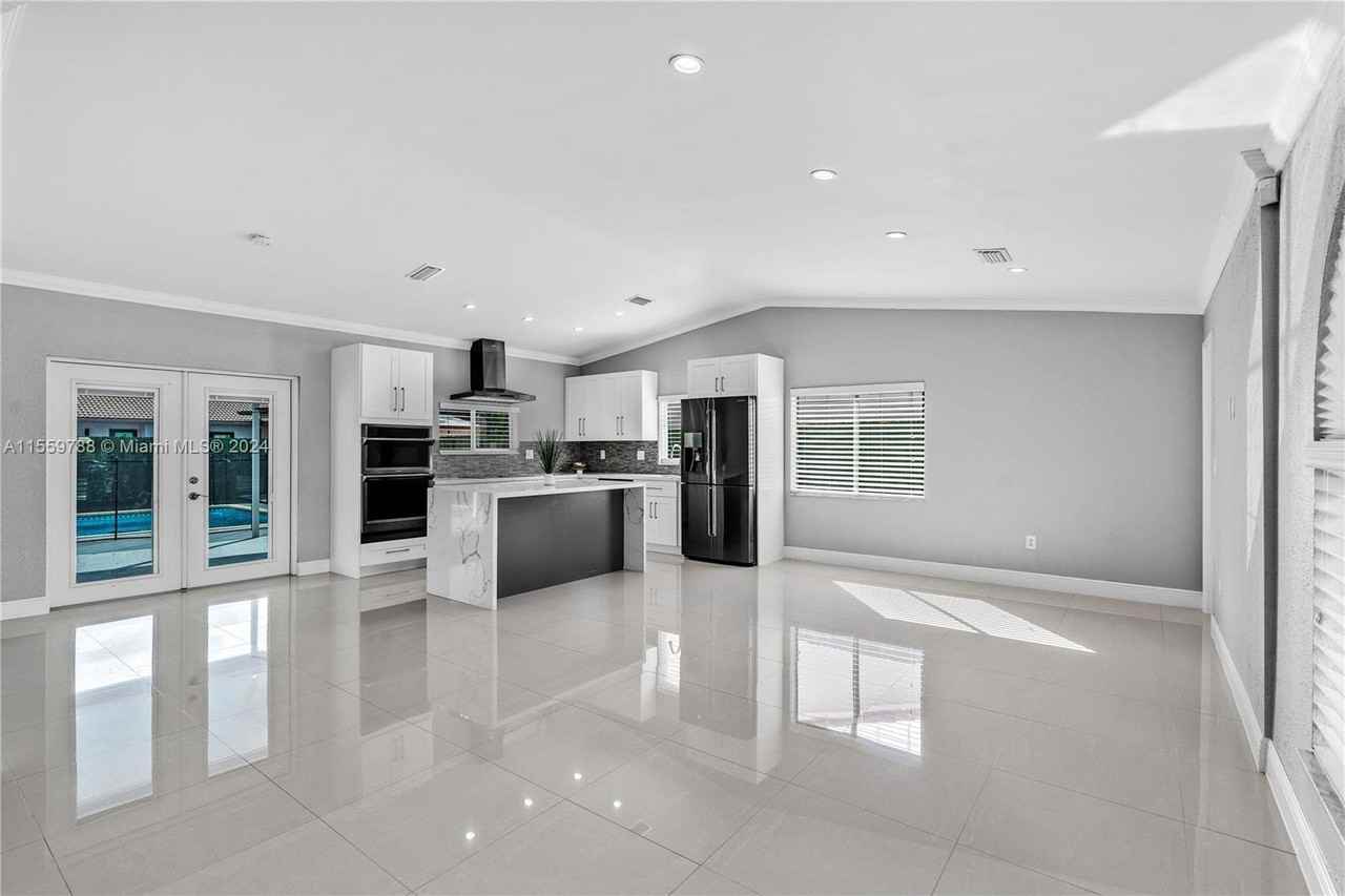 14798 Sw 175th St - Photo 2 of 8