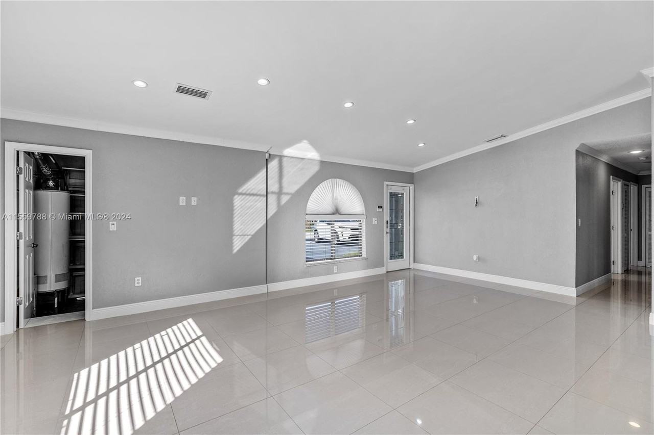 14798 Sw 175th St - Photo 3 of 8