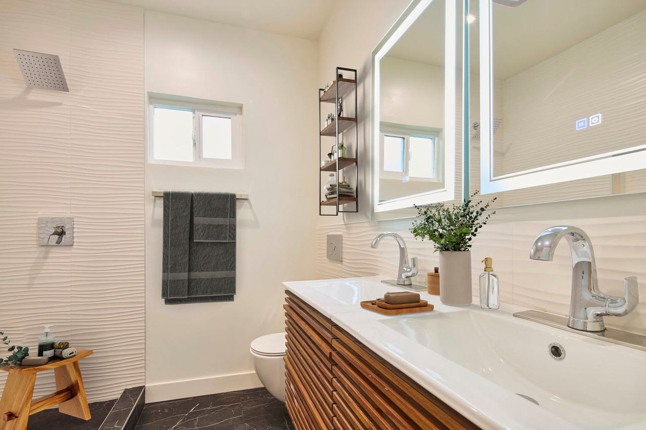 Completely Renovated Apartments in Trendy Weho! - Photo 3 of 24