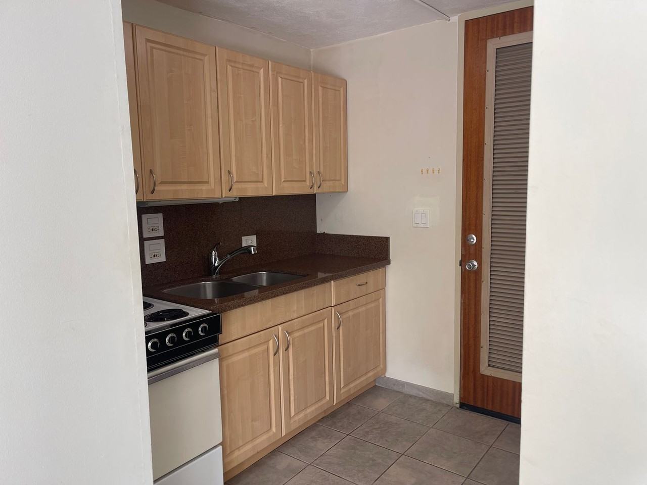 1511 Nuuanu Ave #235 - Photo 6 of 12