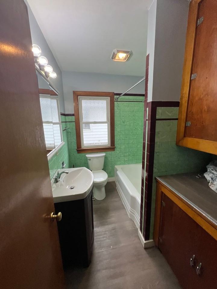 1030 N Macarthur Blvd - Photo 3 of 7