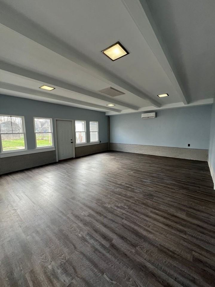 1030 N Macarthur Blvd - Photo 6 of 7