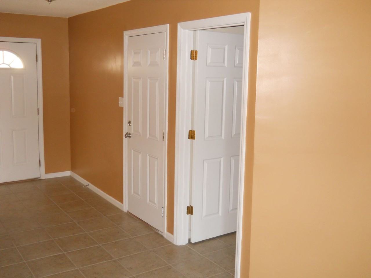 817 Summer Ln - Photo 4 of 46