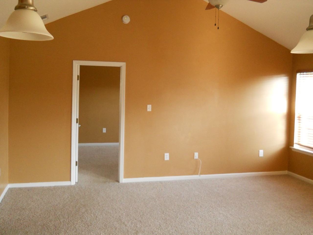 817 Summer Ln - Photo 5 of 46