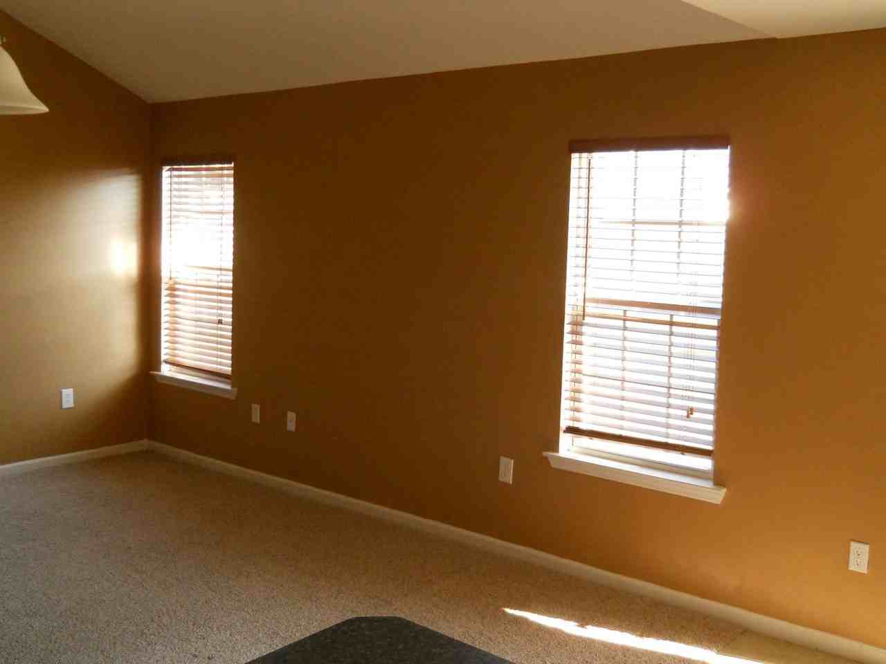817 Summer Ln - Photo 7 of 46