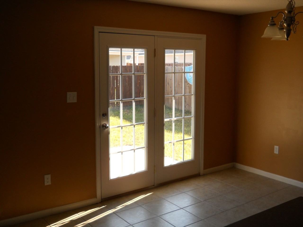 817 Summer Ln - Photo 6 of 46
