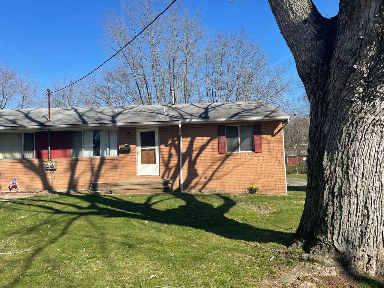 369 31416 Pershing Apartments 314 316 Pershing, Massillon, OH