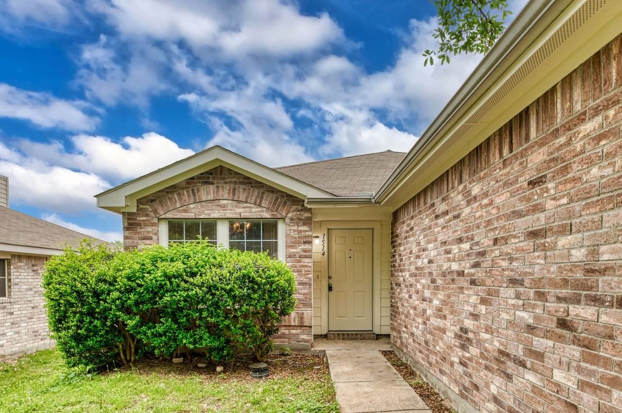 1514 Cover Dr - Photo 3 of 25