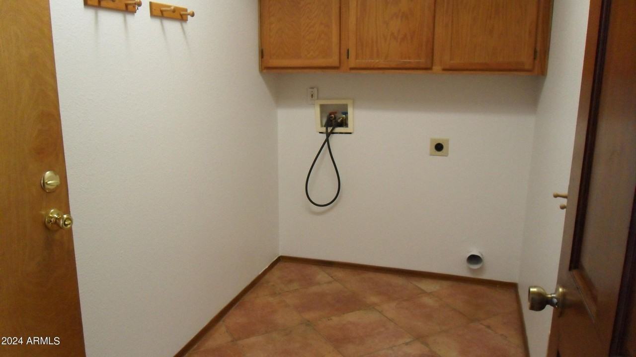 6208 W Sandra Ter - Photo 3 of 5