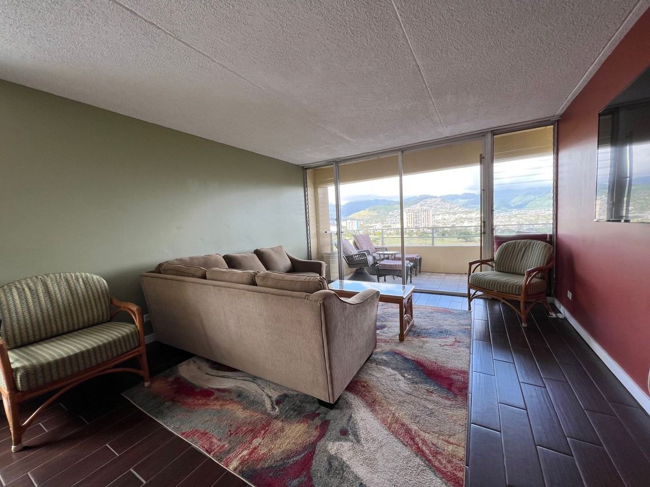 2533 Ala Wai Blvd - Photo 4 of 21