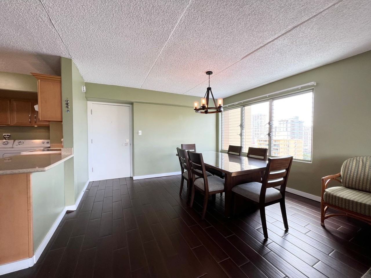 2533 Ala Wai Blvd - Photo 5 of 21