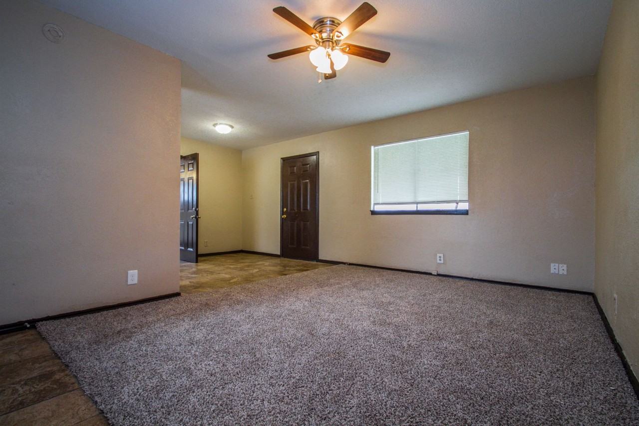 511 Jamaica Dr - Photo 6 of 27