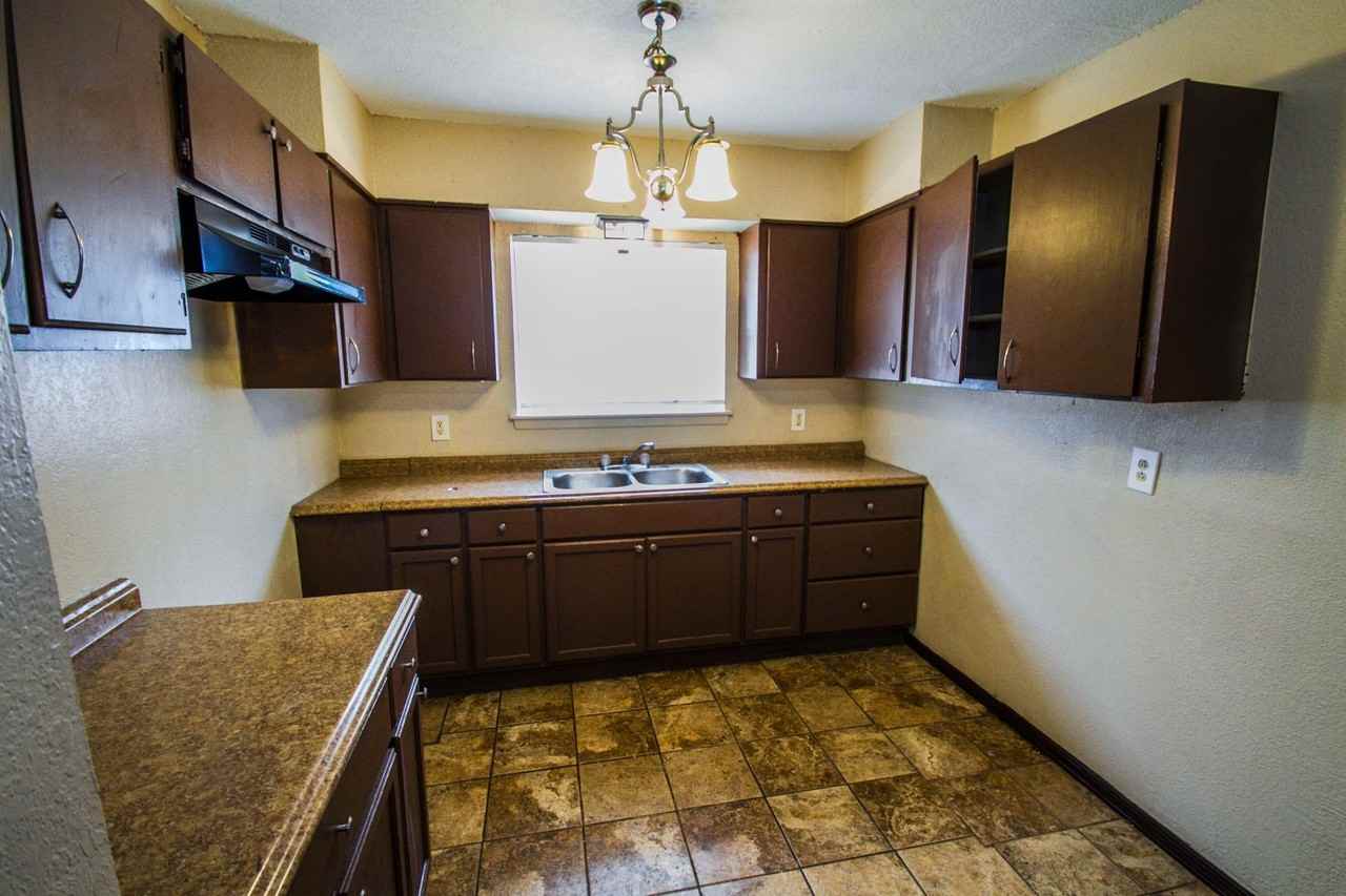 511 Jamaica Dr - Photo 7 of 27
