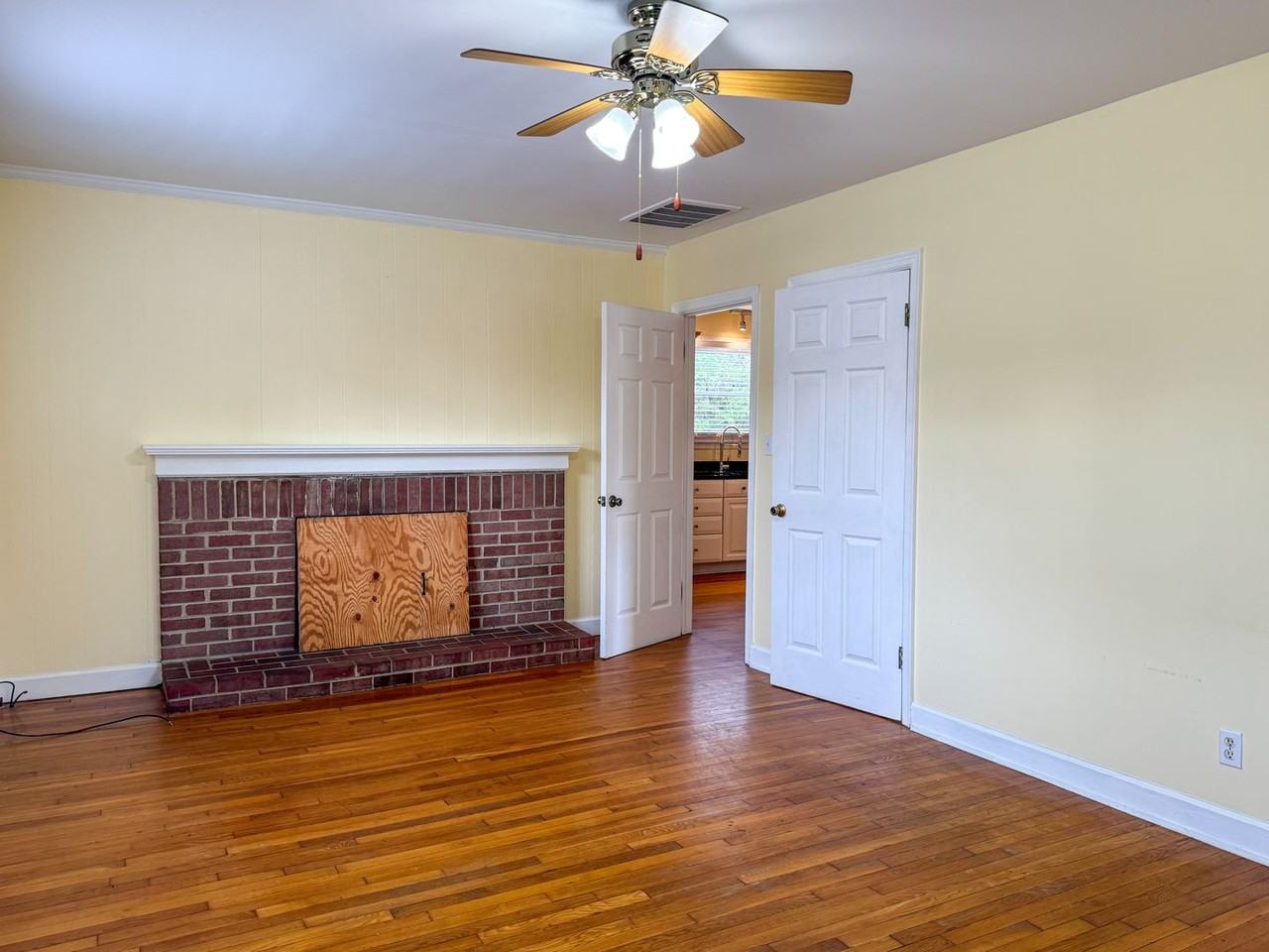 904 Forestview Drive - Photo 6 of 26