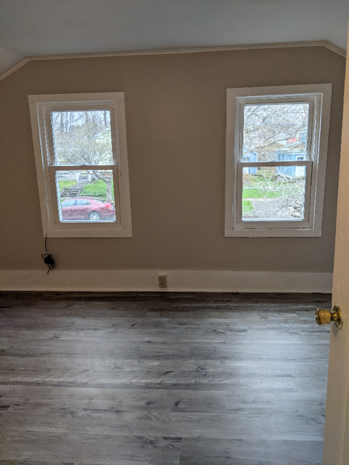 111 E Cayuga St - Photo 2 of 17