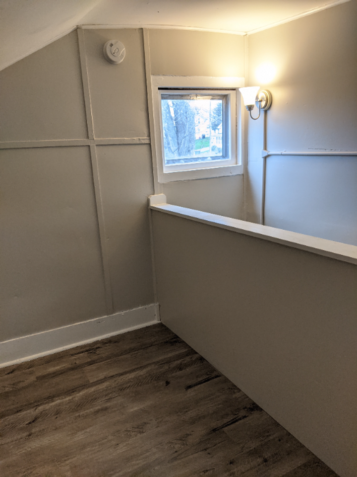 111 E Cayuga St - Photo 4 of 17