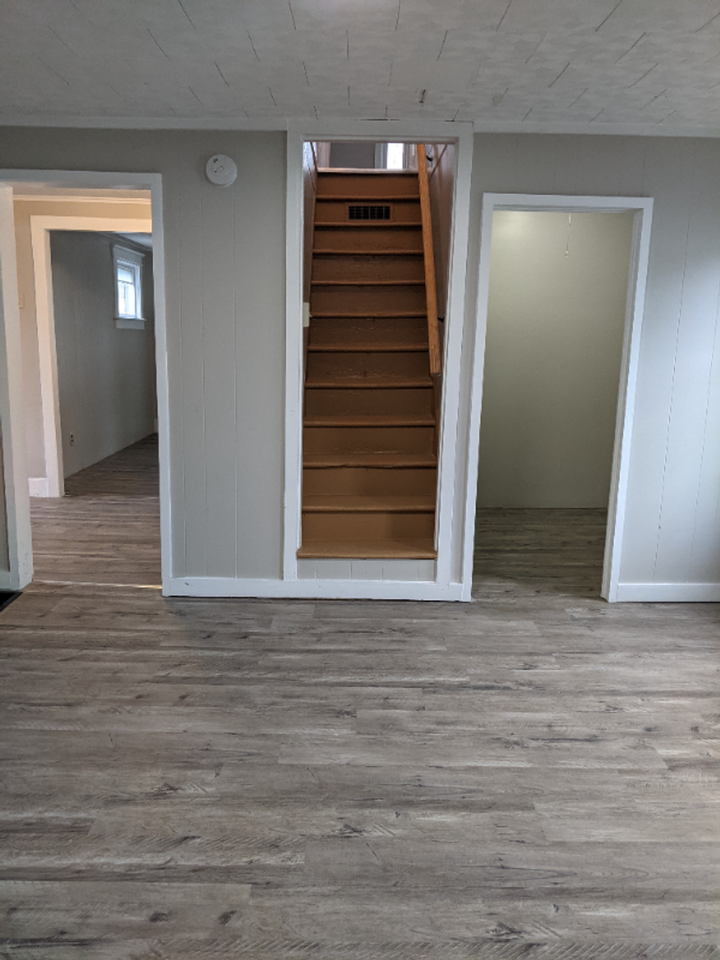 111 E Cayuga St - Photo 5 of 17