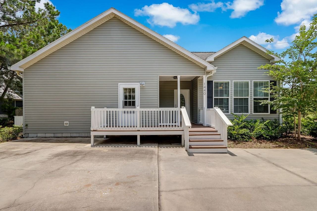 1440 Scott Rd - Photo 2 of 50