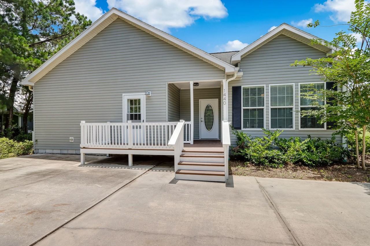 1440 Scott Rd - Photo 3 of 50