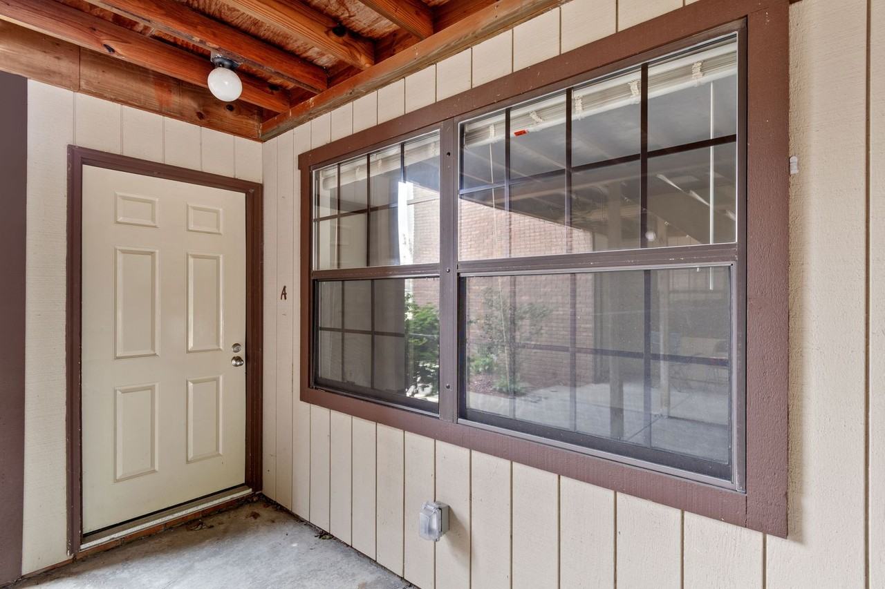 2130 Tanglewood Ave - Photo 3 of 15