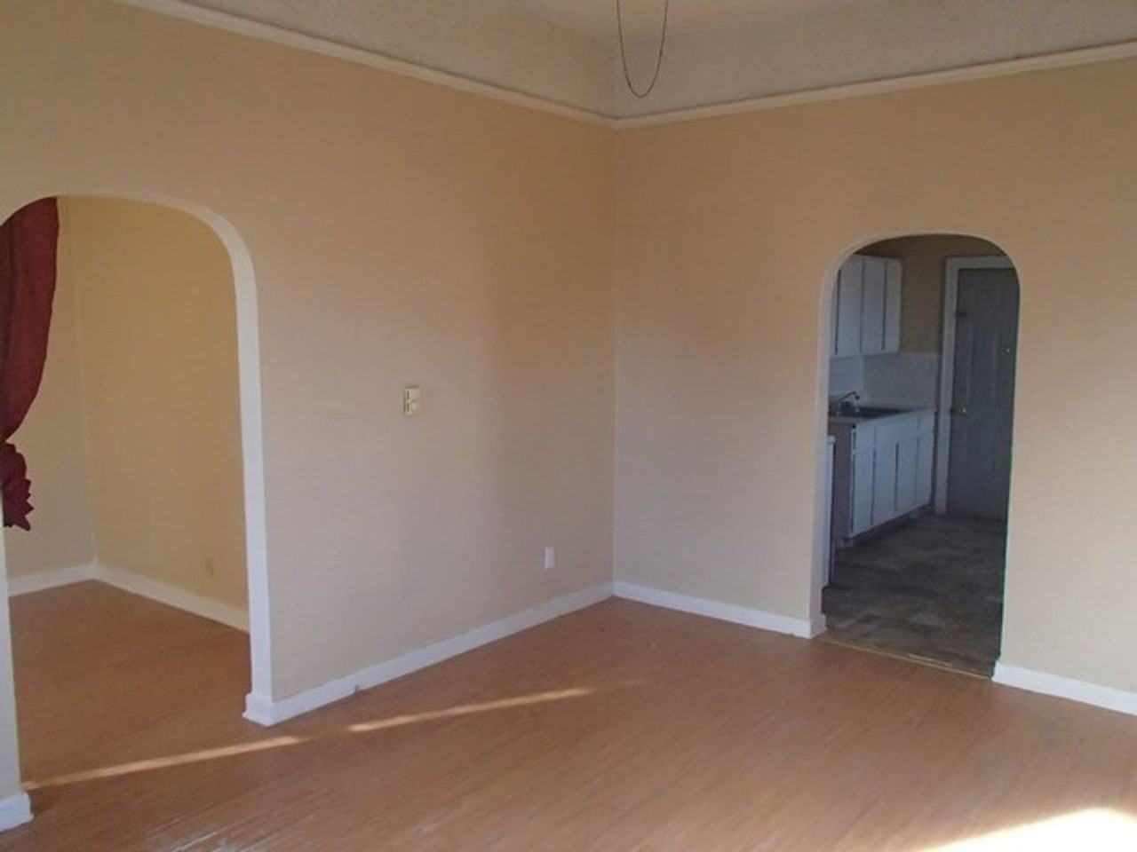 100 W Overand - Photo 2 of 10