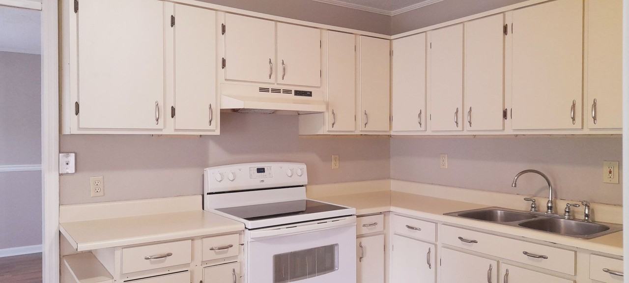 3842 Atlanta Drive - Photo 3 of 11