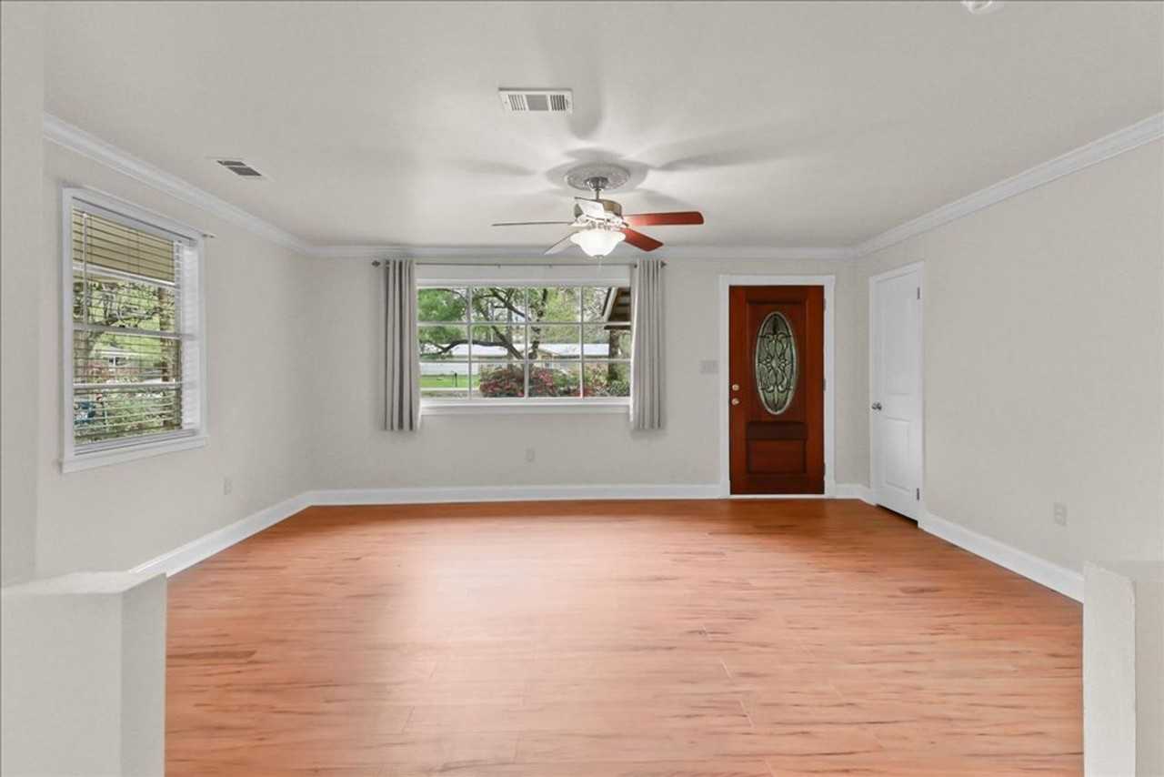 20104 Palm Blvd - Photo 3 of 24