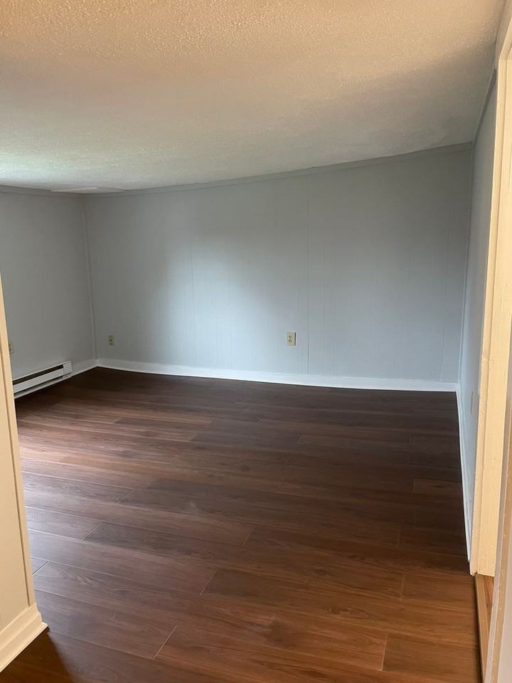 122 E High St - Photo 5 of 6