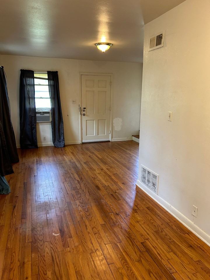 819 Boulevard St - Photo 5 of 10