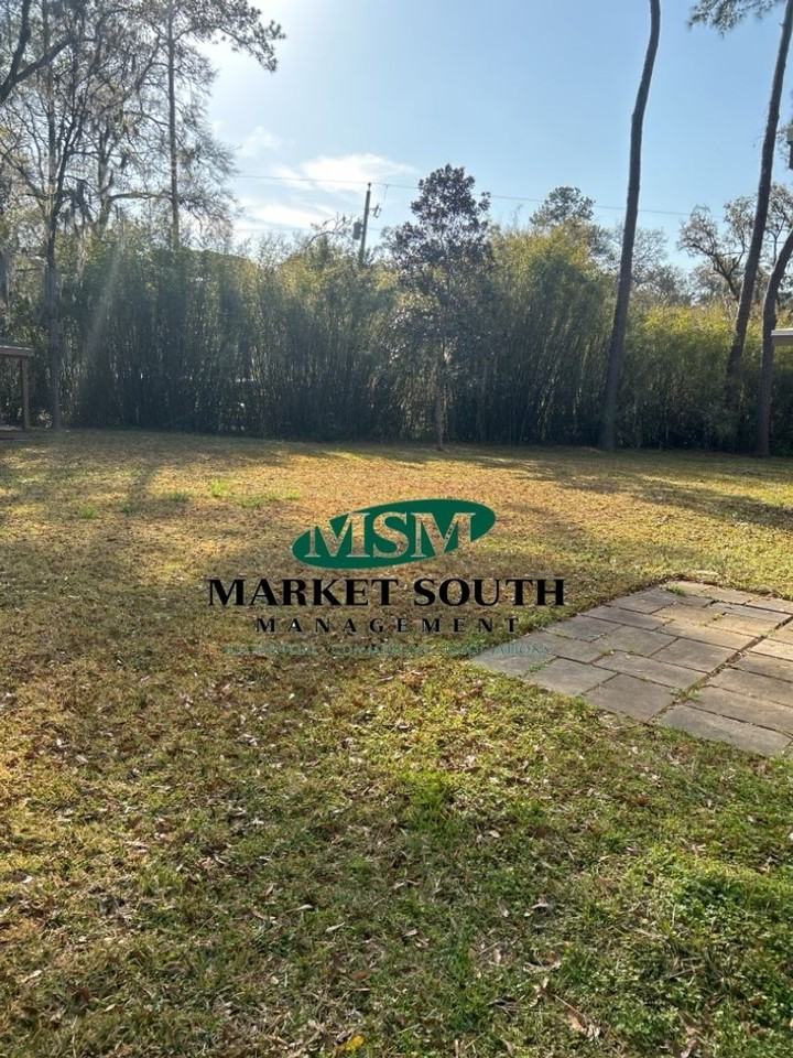 107 Stafford Rd - Photo 2 of 16