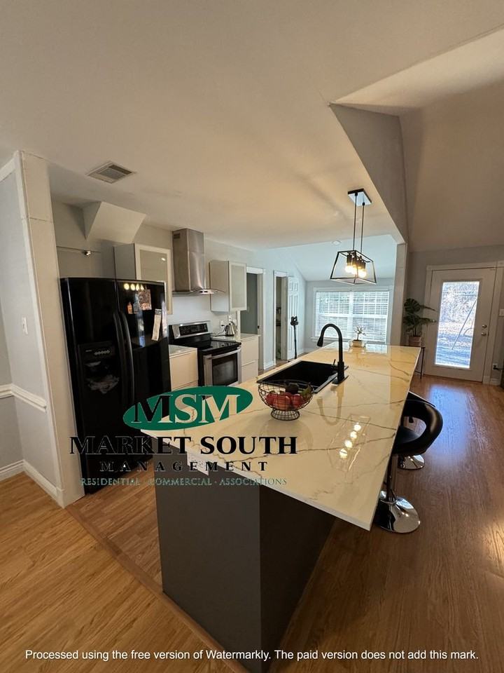 27 S Nicholson Cir - Photo 3 of 12