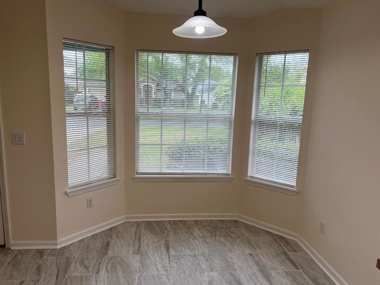 908 Buttercup Dr - Photo 6 of 16