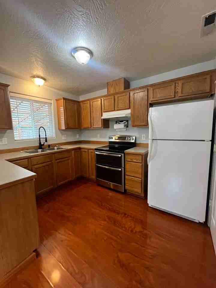 812 Arthur Ave - Photo 6 of 20