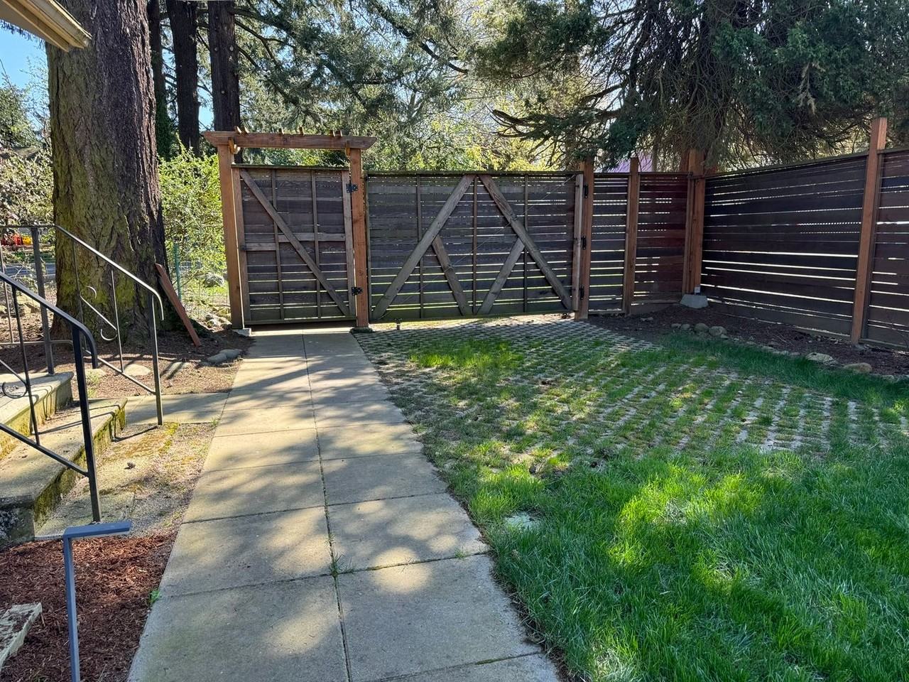 10227 Ne Shaver St - Photo 3 of 50
