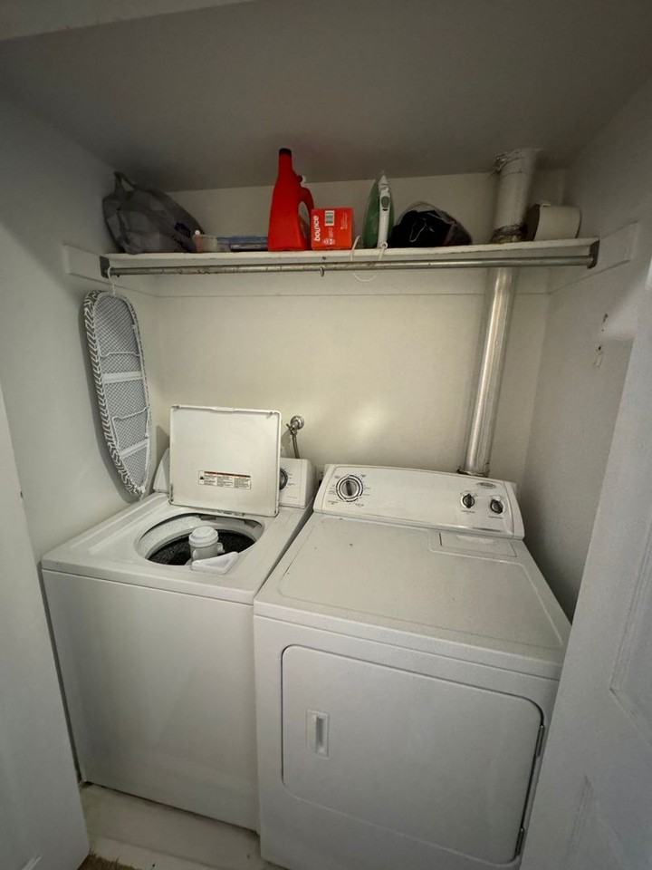 1541 N Riverside Ave #21 - Photo 7 of 17