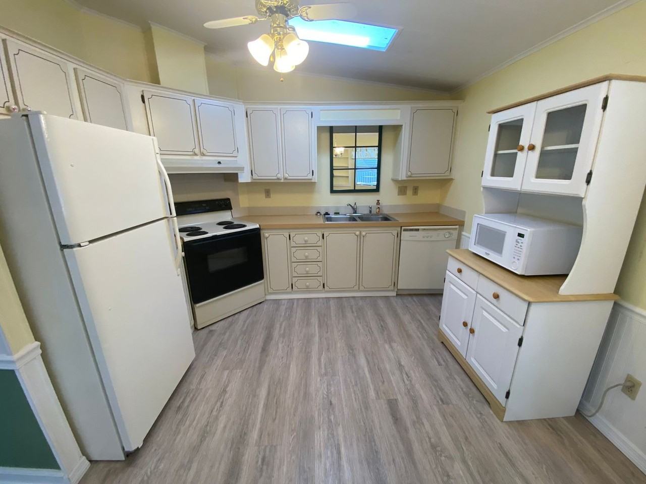 1535 W Schwartz Blvd - Photo 7 of 31