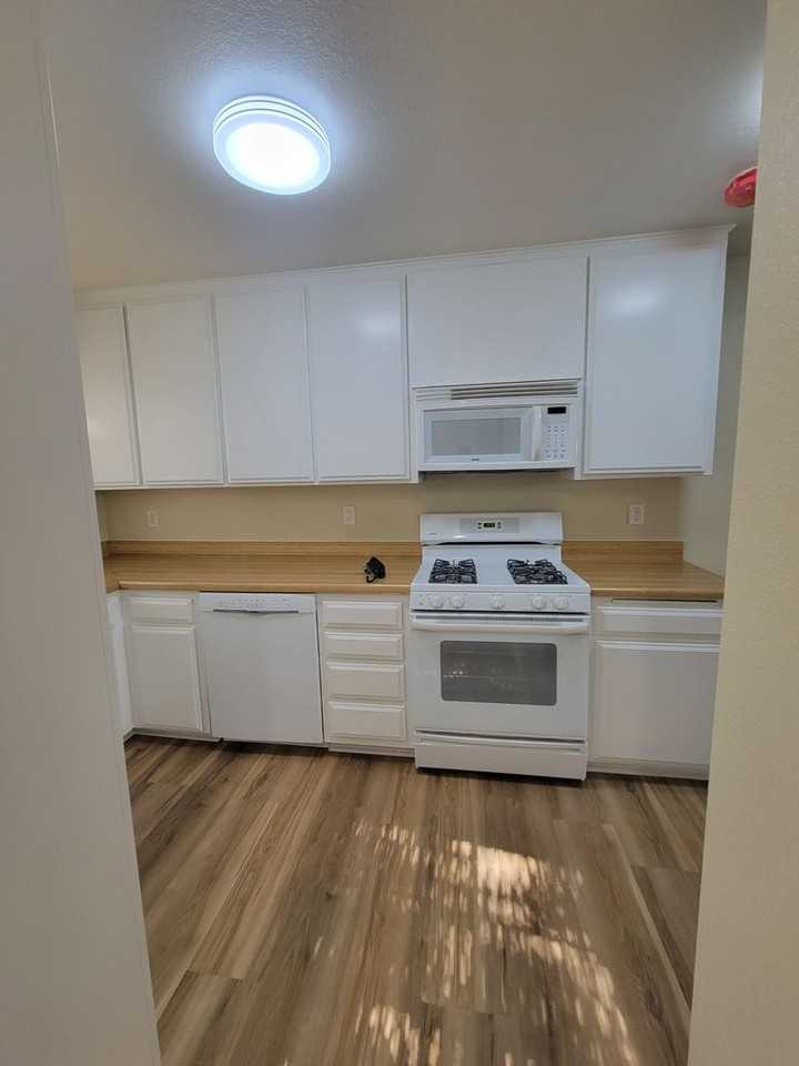 1146 S 8th St - Photo 2 of 10