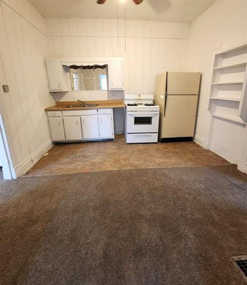 229 S. Moniteau Ave - Photo 2 of 3