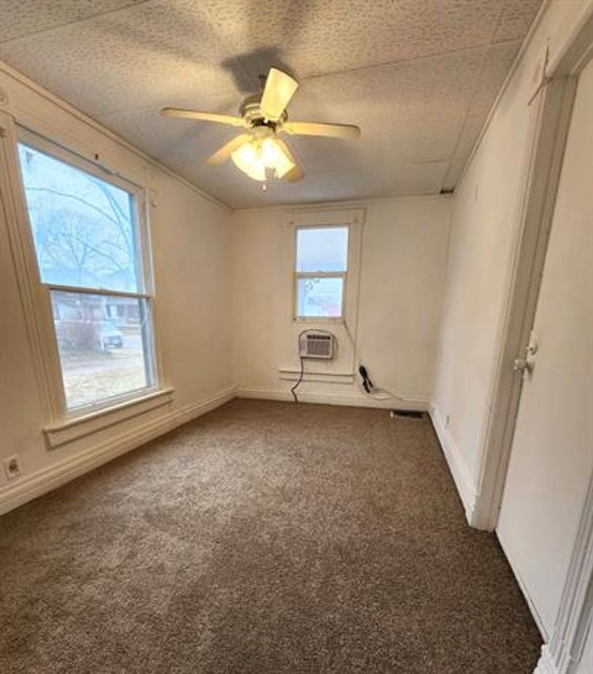 229 S. Moniteau Ave - Photo 3 of 3