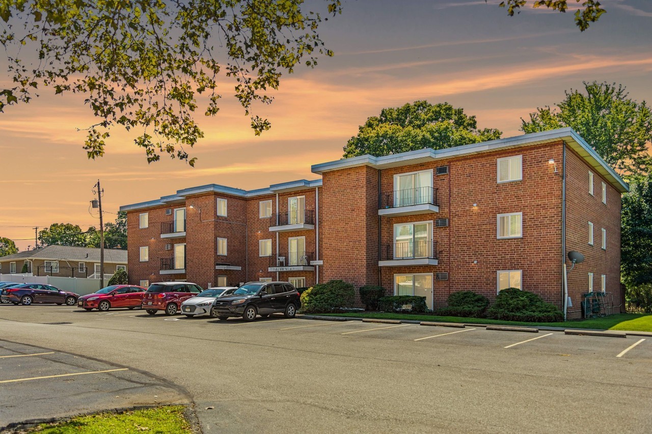 The Hillcrest Apartments - Photo 2 of 50