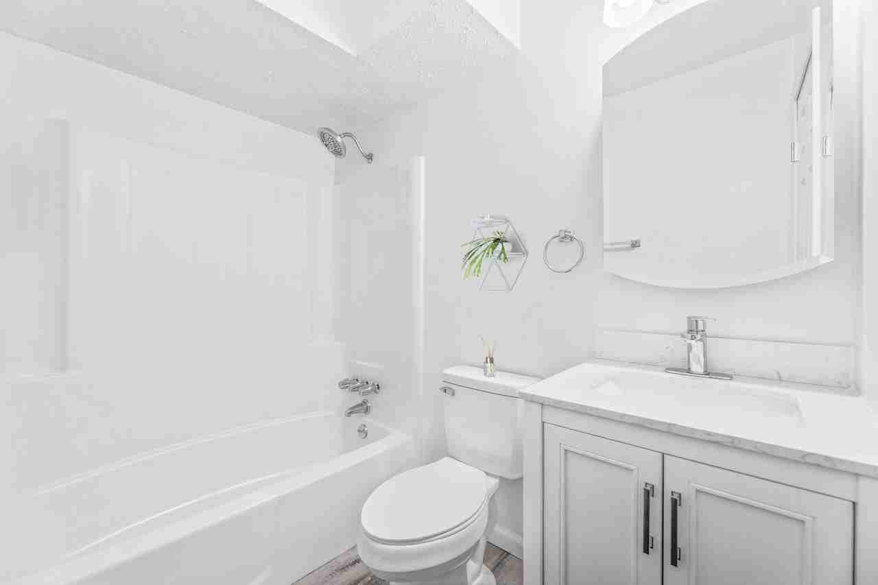 The Hillcrest Apartments - Photo 3 of 50