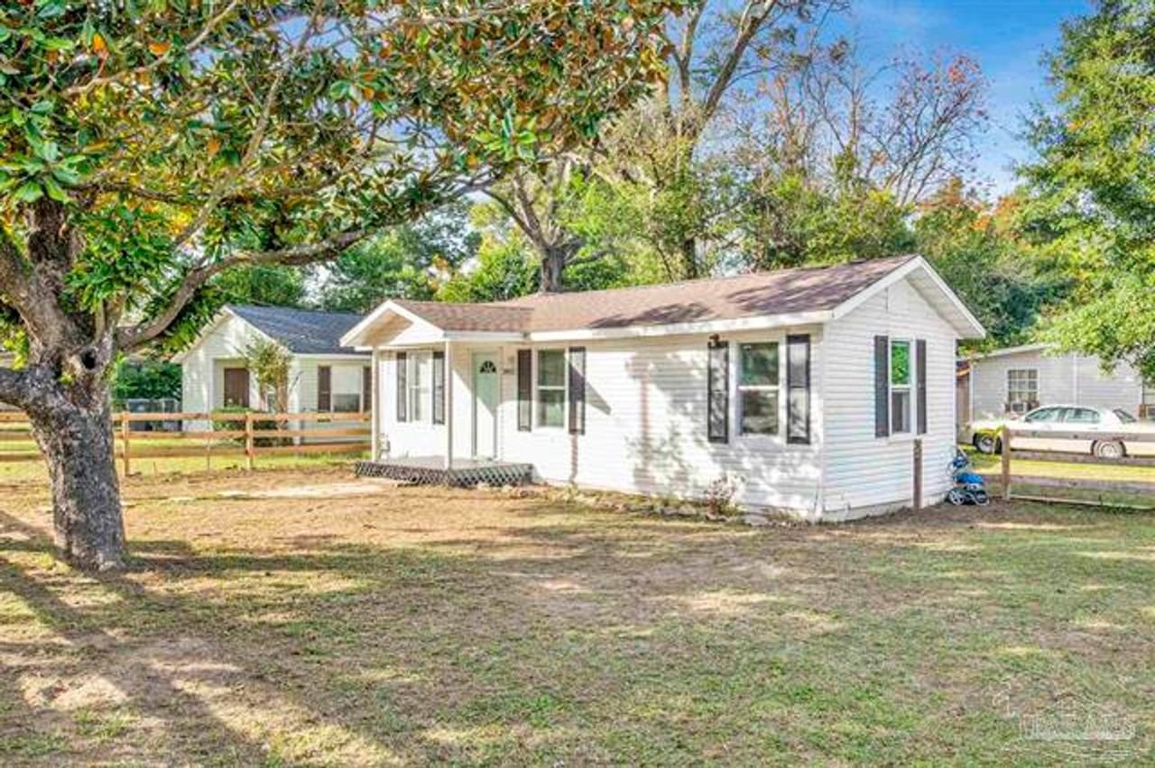 2402 W Blount St - Photo 3 of 9