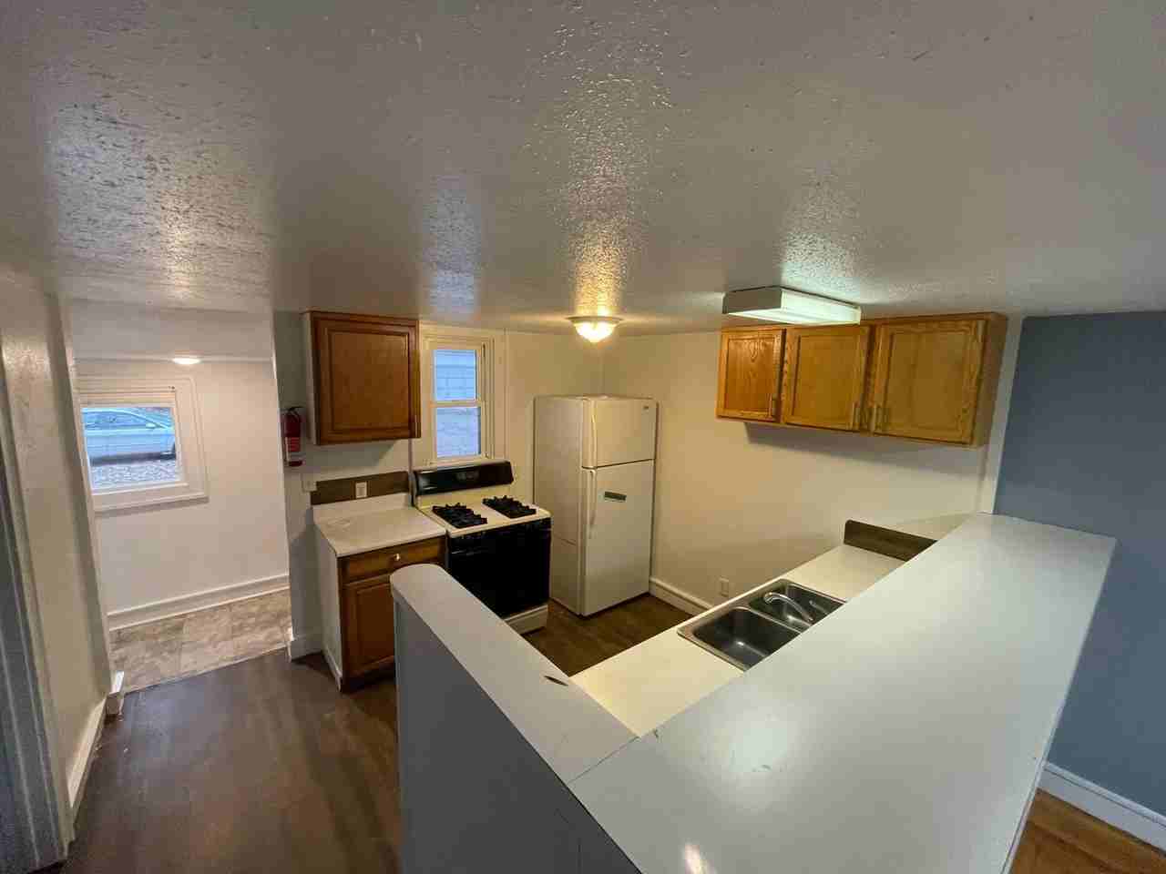 1512 S Burdick St - Photo 2 of 13