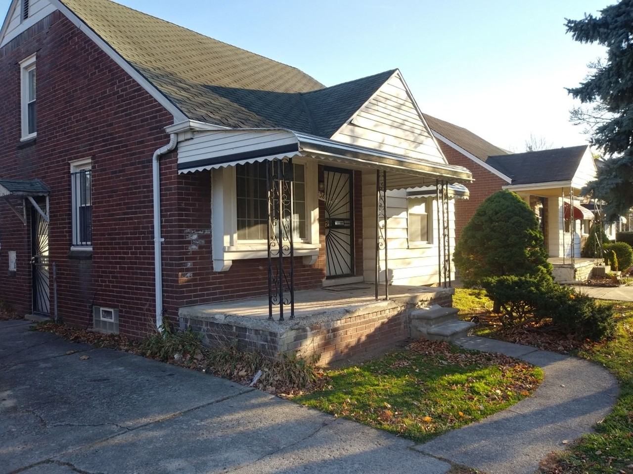 10838 Somerset Avenue - Photo 2 of 13