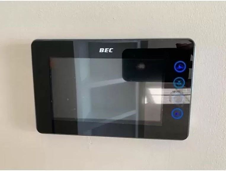 5006 Lawndale Dr - Photo 3 of 12