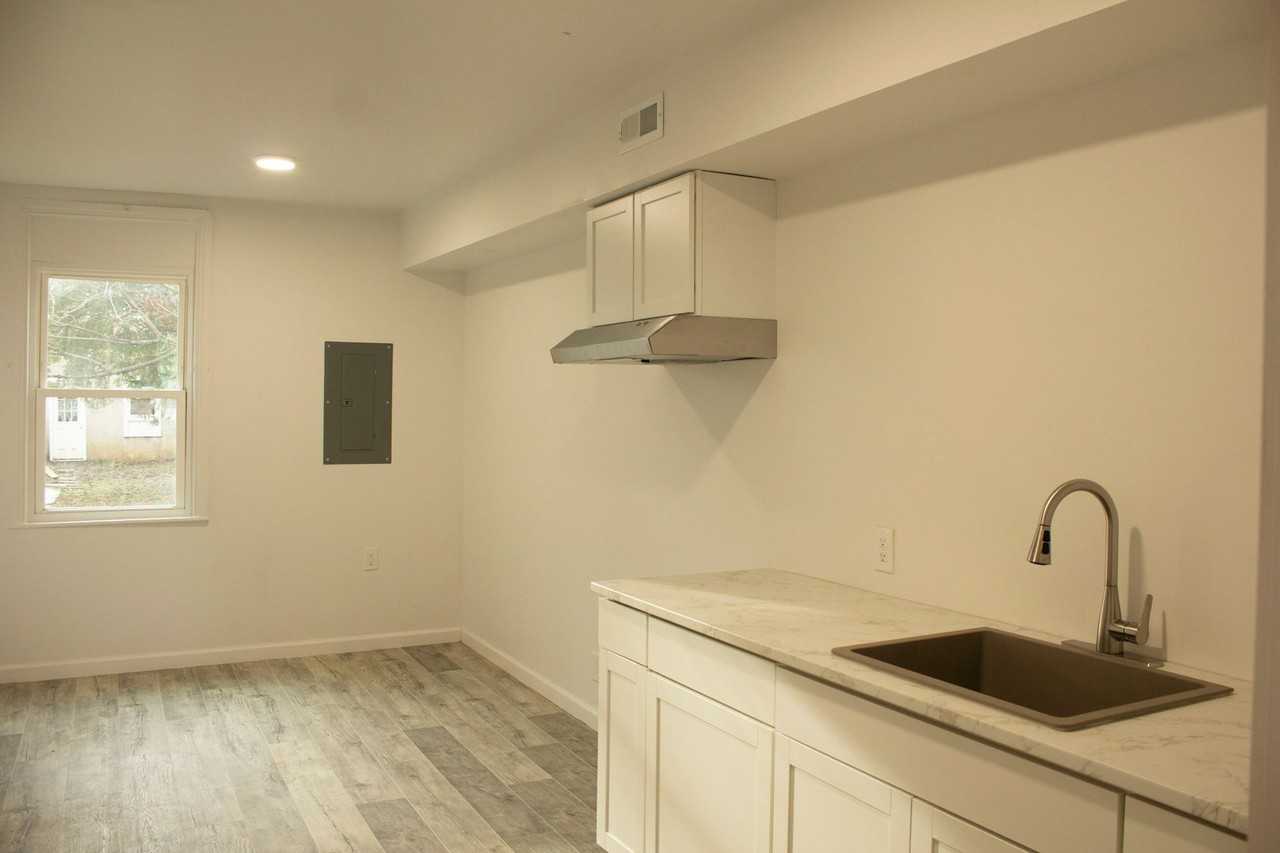 46 N Hartley St - Photo 2 of 18