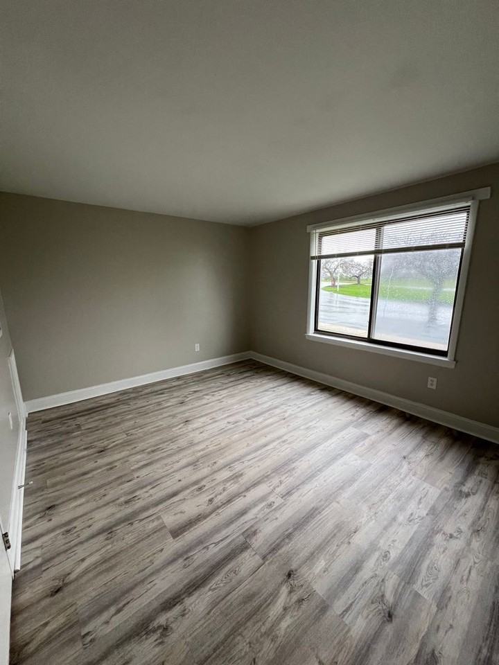 112 Lancaster Est - Photo 7 of 15